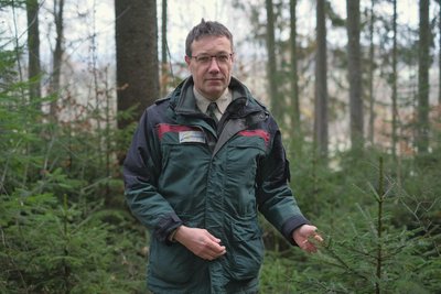 Alexander Menzer ist als Förster für die Wälder von Rochlitz, über Freiberg bis Frauenstein zuständig.