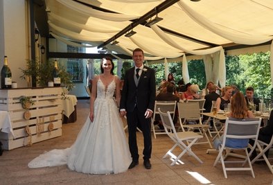 Kathleen und René Leibelt haben wie viele Verliebte im Wolfsbrunn ihre Hochzeit gefeiert.