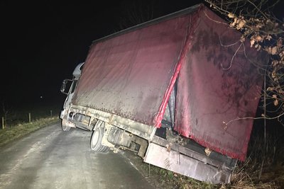 So fanden die Polizisten den Truck in Kamenz vor. Vom Fahrer fehlte jede Spur.