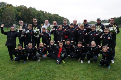 "Der VSC Mylau-Reichenbach lebt": Das ist das Motto des Vereins. Hier halten Spieler, Trainer, Sponsoren und Organisatoren für eine erfolgreiche Zukunft zusammen.