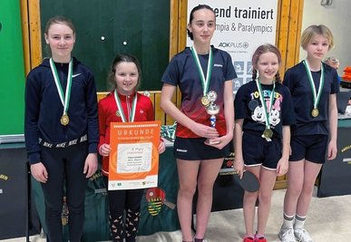 Die Mädchen des Goethe-Gymnasiums Reichenbach haben sich bei "Jugend trainiert für Olympia" im Tischtennis Platz 1 gesichert. 