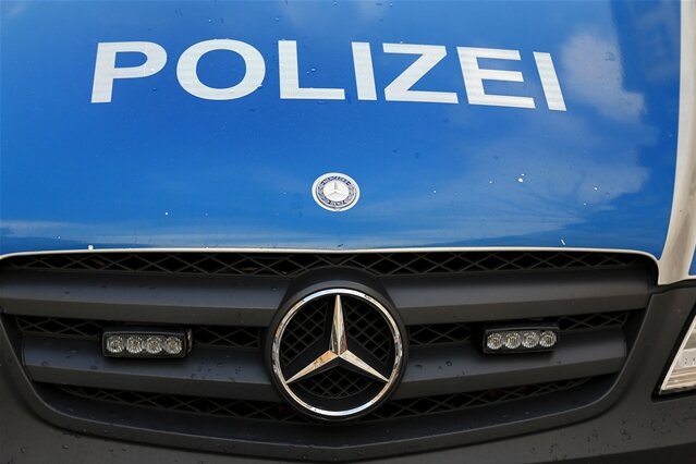 Lichtenstein: Polizei befreit eingeklemmten Einbrecher aus Schiebtür