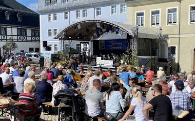 In Zwönitz werden der 24. Erntedank und der 28. Erzgebirgische Pferdetag gefeiert.
