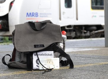 Für nur 9 Euro im Monat auf große Fahrt gehen, zum Beispiel mit den Zügen der Mitteldeutschen Regiobahn (MRB) - das ist im Juni, Juli und August möglich. 
