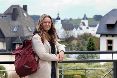 Fabienne Hoddow hat mit der Prüfungsvorbereitung begonnen. Bei Spaziergängen und Unternehmungen mit ihrer Familie schnauft sie durch.