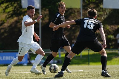 Felix Ebert (l.) machte gegen Rapid Chemnitz sein letztes Spiel für SV Barkas Frankenberg.