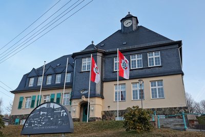 Nächstes Jahr steht die Entscheidung über den künftigen Chef im Rathaus Falken an.