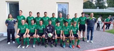 BSV Eintracht Zschopautal: (h.v.l.): Mannschaftsleiterin Romy Ullmann, Thomas Selbig, Hagen Rehnert, Ali Sanded, Martin Kulhánek, Ammar Sanded, Alexander Beine, Manuel Schramm, Brooklyn Steinert, Richard Adler, Trainer Björn Oehme; (v.v.l.): Sebastian Günther, Tomáš Künzl, Bernd Baensch, Marcel Ullmann, Michl Schmidt, Ali Muradi, Julian Beyer