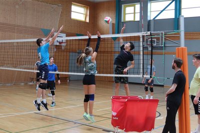 Am Ende gab es wie immer ein Abschlussturnier. Hier in der Netzschkauer Turnhalle.