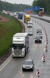 
              <p class="artikelinhalt">Zwischen Limbach-Oberfrohna und Wüstenbrand muss der Verkehr auf der A 4 schleichen. A. Kretschel</p>
            