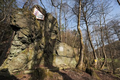 Die Teufelskanzel ist ein markanter Grünsteinfelsen.