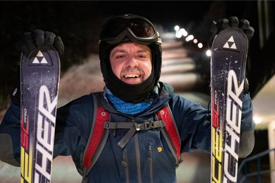 Geschafft: Oliver Hach nach der Testfahrt auf der steilsten Skipiste des Erzgebirges am Stürmer.