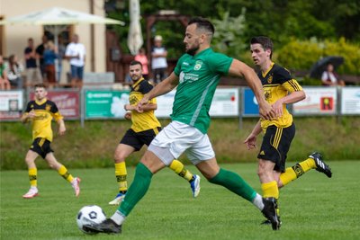 Den letzten Test gewannen die Lichtenberger Fußballer, hier mit Denny Kluge, gegen Handwerk Rabenstein II.