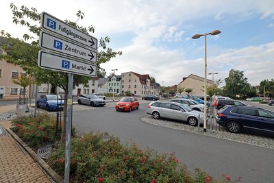 Der Parkplatz Gewerbegasse/Hoffnung wird auf mehr als 153 Stellplätze erweitert.