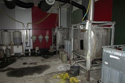 Ebenfalls ausgehobenes Labor zur Herstellung synthetischer Drogen. 