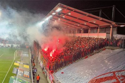 Im Spiel Zwickau gegen Aue vor einer Woche zündeten Zwickauer Fans Feuerwerkskörper. 