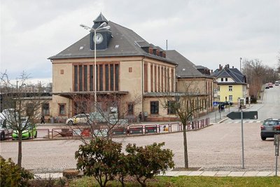 Blick zum Bahnhof in Glauchau. Aus einem Geschäft wurden Zigaretten im Wert von rund 1000 Euro gestohlen.