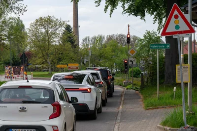 Die Ampel in Erlau aus Richtung Mittweida kommend.