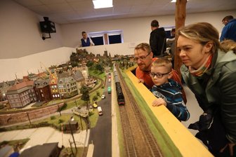 400 Besucher bei Jubiläumsschau der Modelleisenbahner im Chemnitztal - Rund 500 Besucher haben an zwei Wochenenden die älteste Anlage der Hobbybastler besichtigt.