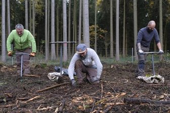 4000 Bäume sollen Wald in Oberheinsdorf heilen - Erfunden wurde das Pflanzwerkzeug in Göttingen. Es sieht aus wie ein Fahrradlenker. Deshalb heißt es: "Göttinger Fahrradlenker".