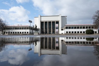 Erhellende Ausstellungen über verschiedenste Aspekte des Menschseins machen das Deutsche Hygiene-Museum in Dresden zu einem beliebten Ausflugsziel.