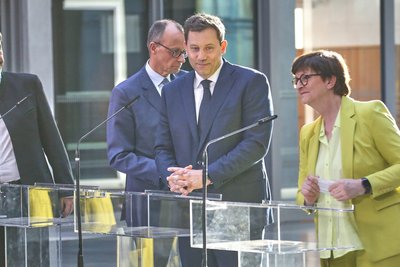 Harmonie beim Verkünden der Sondierungsergebnisse (v.l.): CSU-Chef Markus Söder, Unionskanzlerkandidat Friedrich Merz sowie die beiden SPD-Chefs Lars Klingbeil und Saskia Esken.