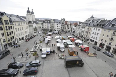 Altmarkt in Plauen: Wo sonst die mobilen Händler Lebensmittel verkaufen, soll am Samstag ab 13 Uhr eine Kundgebung gegen Rechtsextremismus stattfinden.