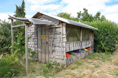 Die Bienen auf Brunos Hof haben ein eigenes Haus.