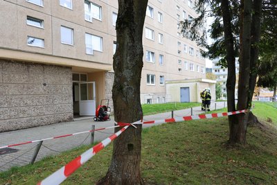 Mehrere der Hauseingänge des Wohnblocks an der Solinger Straße wurden abgesperrt.