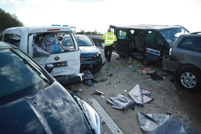 Ein schwerer Auffahrunfall hat sich am Donnerstagnachmittag auf der A 4 am Autobahndreieck Nossen ereignet.