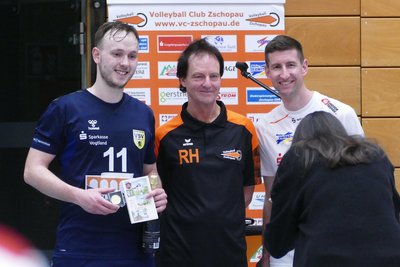 Während von den Oelsnitzern Jonas Krug (links) zum MVP gekürt wurde, durfte sich auf Zschopauer Seite Stefan Timm freuen.