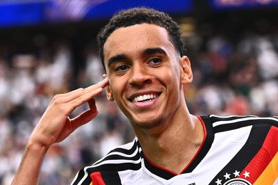 Ein strahlender Jamal Musiala beim besonderen WM-Comeback in den USA. 
