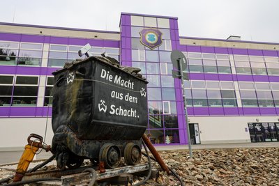 Steigt der FC Erzgebirge aus der Dritten Liga ab, wird die Pacht fürs Erzgebirgsstadion neu verhandelt. So steht’s im Vertrag mit dem Landkreis, der Millionen Euro investierte.