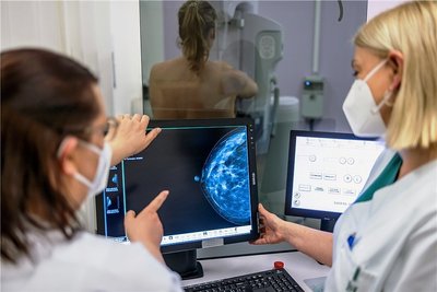 Hoffentlich kein Brustkrebs? Die Mammografie gibt Aufschluss.