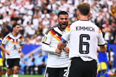 So einen Top-Joker wie Deniz Undav (l) wünscht sich jeder Trainer.