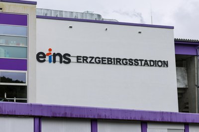 Zu Saisonbeginn verkaufte der FC Erzgebirge für drei Jahre das Namensrecht des Erzgebirgsstadions an einen Energiedienstleister.