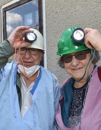 Geleucht auf: Den Alte Hoffnung Erbstolln besuchten Bettina und Wolfgang Schubert aus Oelsnitz.
