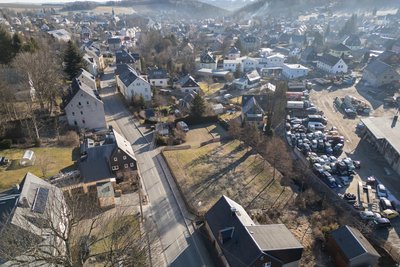 Auch das „Angerthal“-Gelände an der Straße der Freundschaft in Jahnsbach liegt derzeit brach.