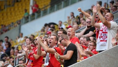 "Heimspiel" in Dresden. Der FSV Zwickau verlor im DDV-Stadion gegen Wehen Wiesbaden 0:3. Die Fans hatten trotzdem Spaß.
