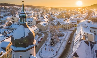 Sonnenaufgang im winterlichen Olbernhau: Gibt es diesen Dezember ähnliche Bilder?