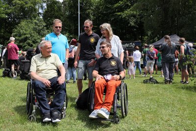 Roland Eichler, Robby Tanz, Patrick Tanz, Heidi Tanz und Markus Tanz (von links) freuten sich auf die Wanderung.