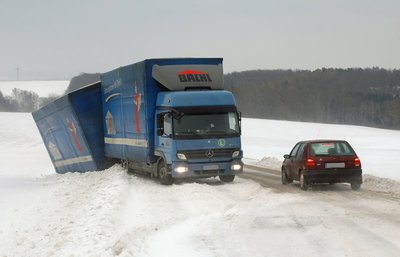 Chaotische Straßenverhältnisse auf der B175 zwischen dem Meiselsgrund und dem Ortseingang Langenbernsdorf.