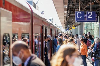 Mit dem Deutschlandticket wird mehr Betrieb im Nahverkehr erwartet.