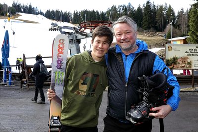 Peter Rebentisch (r.) und Patrick Kleeberg kommen sehr gern zum „Skipot“ im tschechischen Potůčky, Johanngeorgenstadts Nachbarort. Für die Chemnitzer wird es nicht der letzte Skitag gewesen sein.