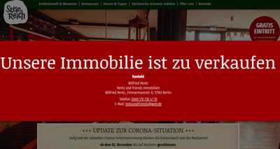 Ein rotes Banner weist auf der Steinreich-Website darauf hin, dass der Freizeitpark zum Verkauf steht.