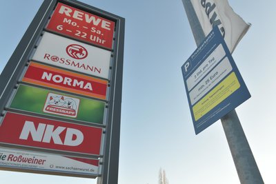 Schwierig am Parksystem auf dem Parkplatz am Bahnhof ist, dass auf die Parkminuten achten muss, wenn man den Parkplatz mehrmals am Tag nutzt, zum Beispiel um einkaufen zu gehen und später noch andere Besorgungen zu machen.