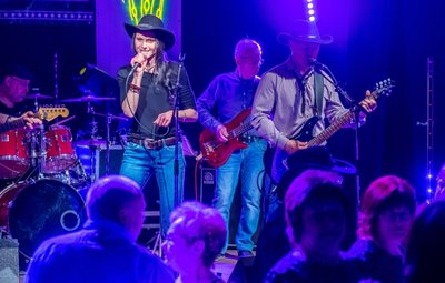 Ostertanz mit Pro Musicum in der Marienberger Baldauf-Villa. 