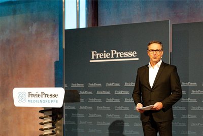 Chefredakteur Torsten Kleditzsch bedankte sich bei Michael Tillian vor allem dafür, dass er bei allen Veränderungsprozessen die Mitarbeiterinnen und Mitarbeiter mitgenommen habe.