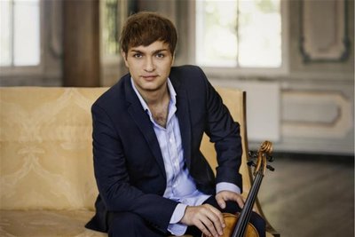 Spitzen-Bratschist Nils Mönkemeyer tritt zusammen mit Pianist William Youn am 17. April im König-Albert-Theater Bad Elster auf.
