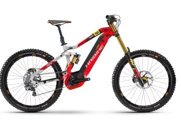 Dämpft auch auf steinigem Gelände: Das E-Bike-Modell "Xduro Dwnhll 10.0" mit integriertem Akku. Preis: 7999 Euro.
